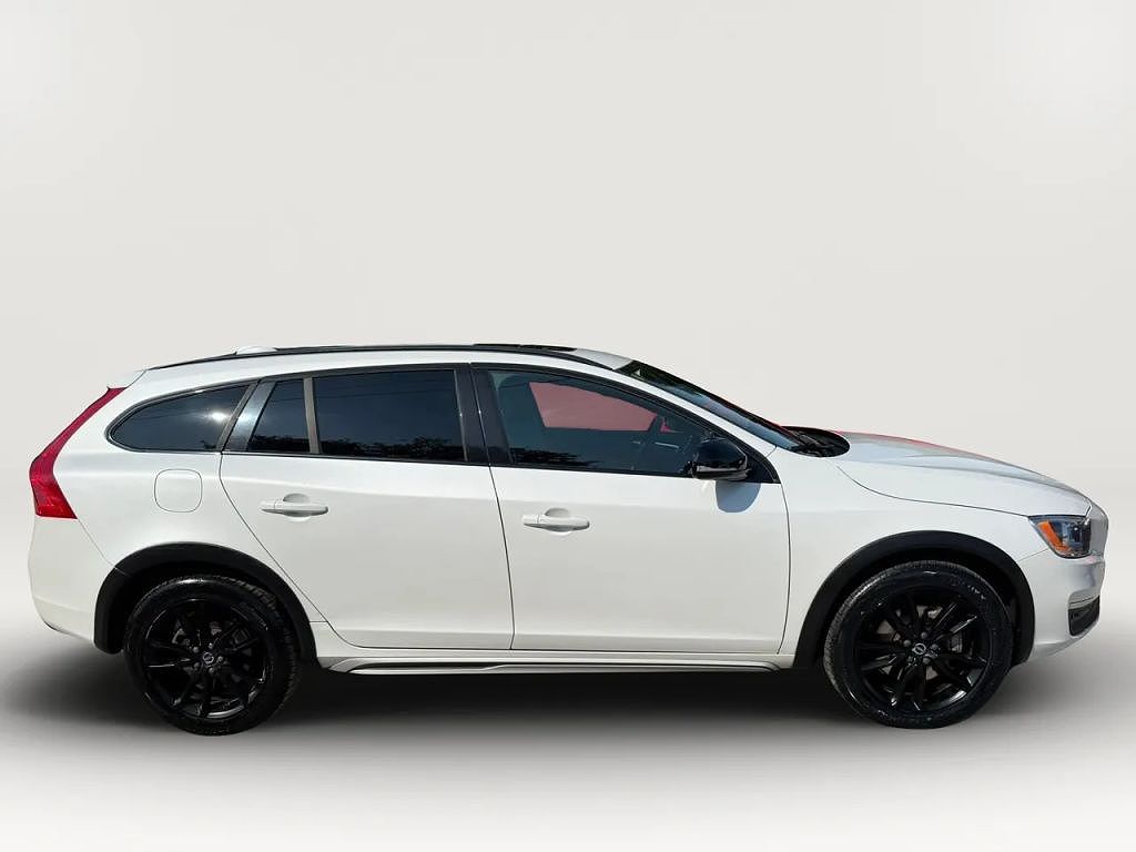 2018 Volvo V60 Cross Country T5
