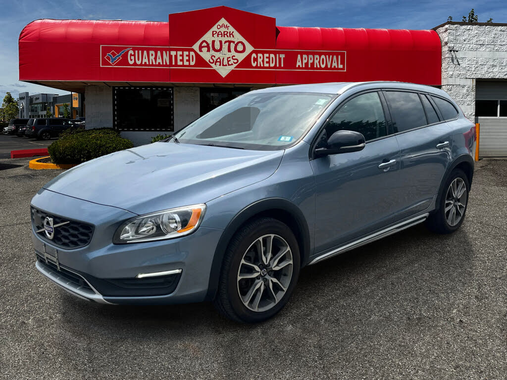 2018 Volvo V60 Cross Country T5