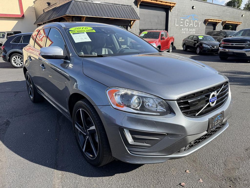 2016 Volvo XC60 T6 Drive-E R-Design Platinum