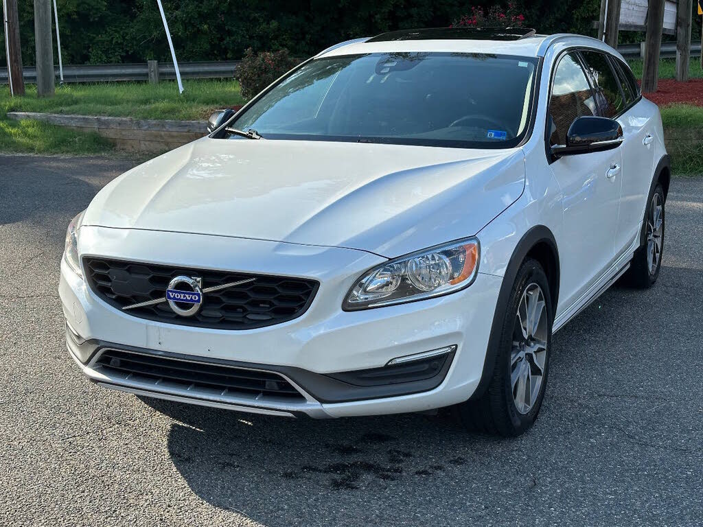 2016 Volvo V60 Cross Country T5