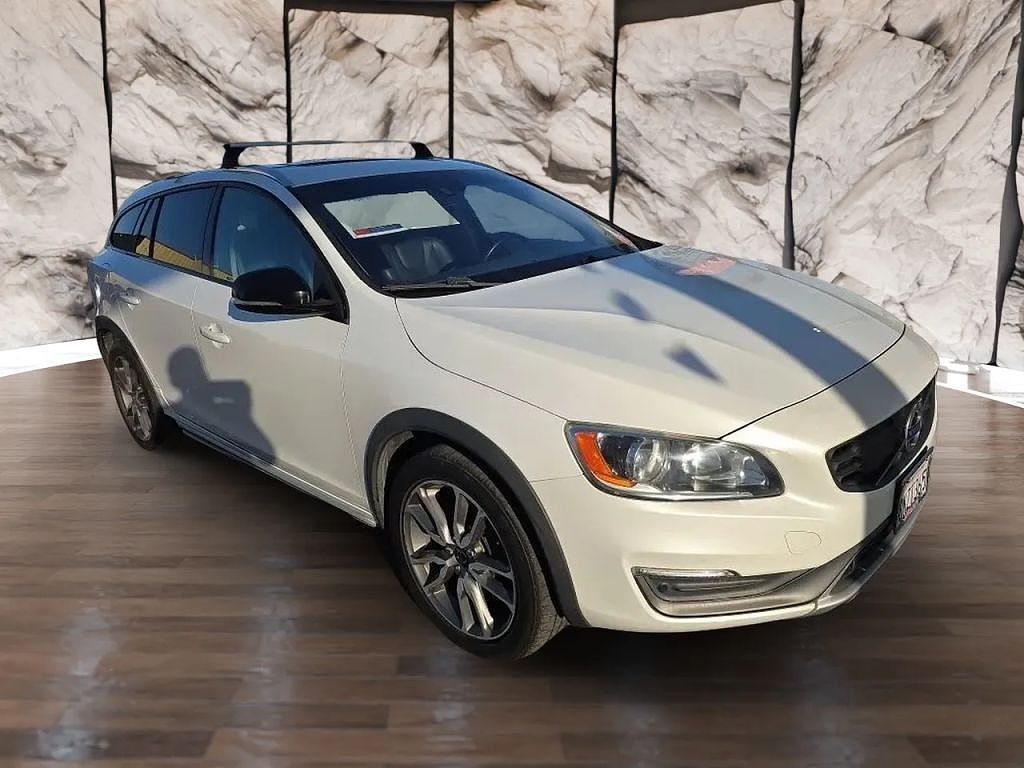 2015 Volvo V60 Cross Country T5