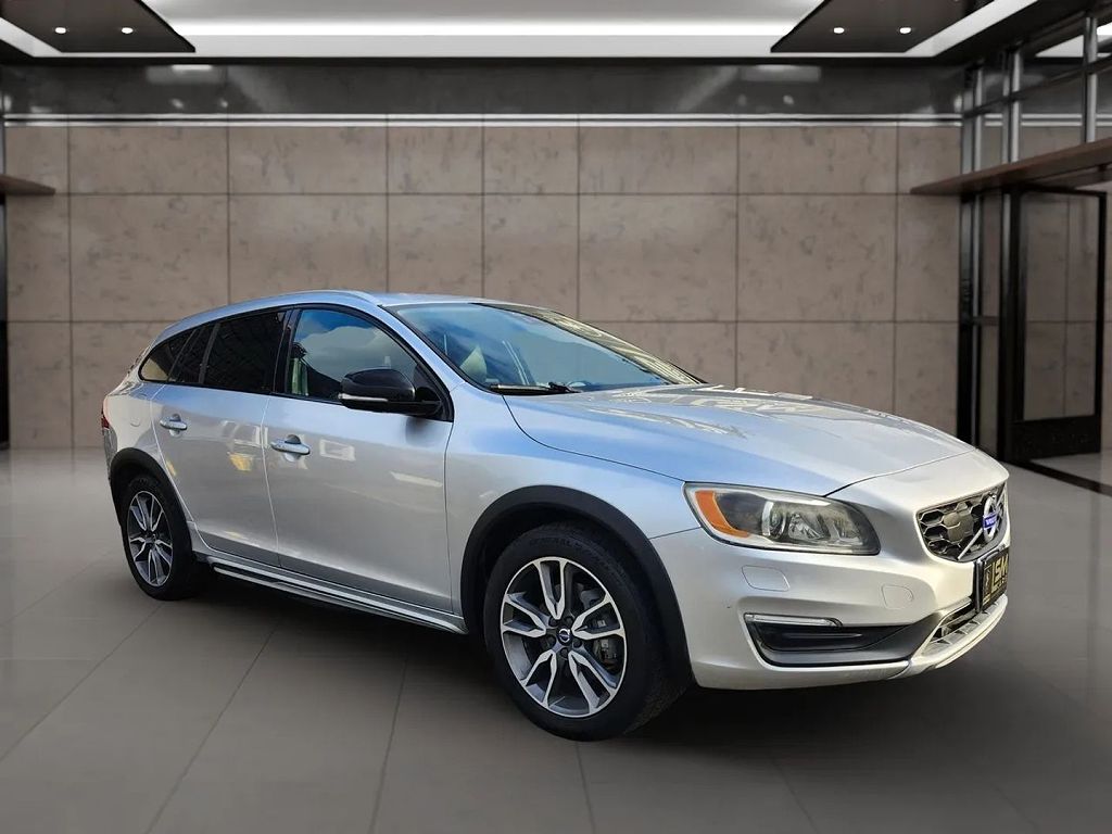 2016 Volvo V60 Cross Country T5 Platinum