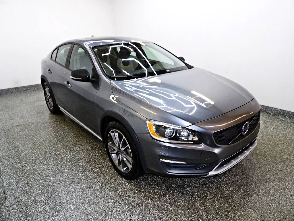 2016 Volvo S60 T5 Cross Country Platinum