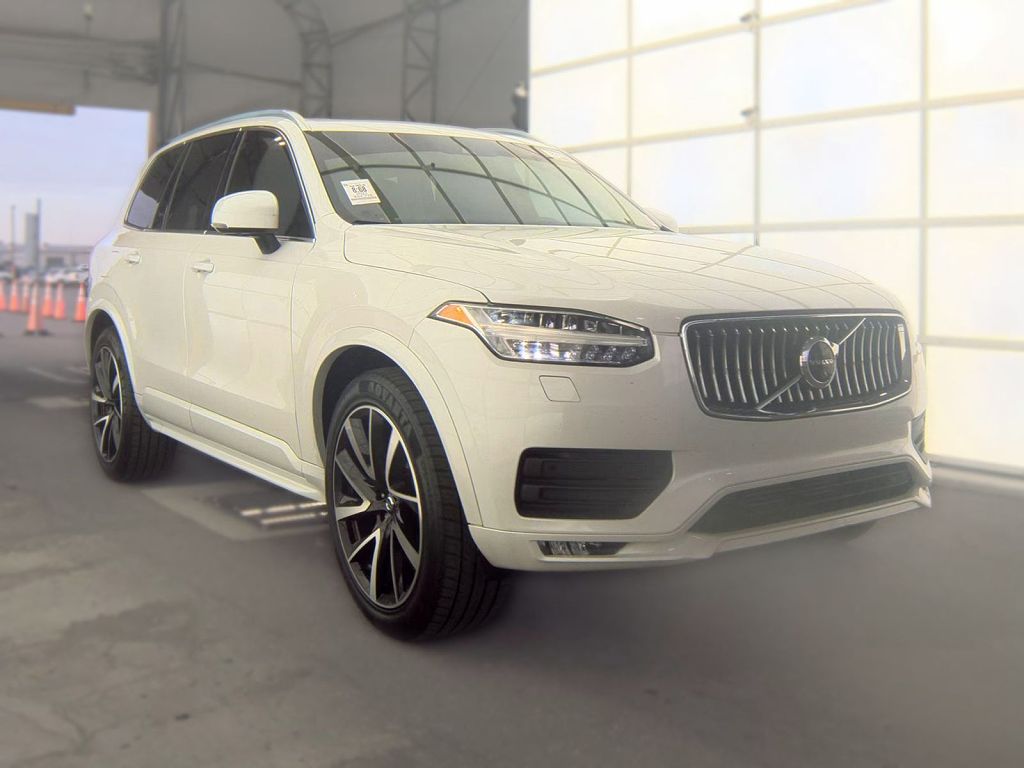 2021 Volvo XC90 T6 Momentum