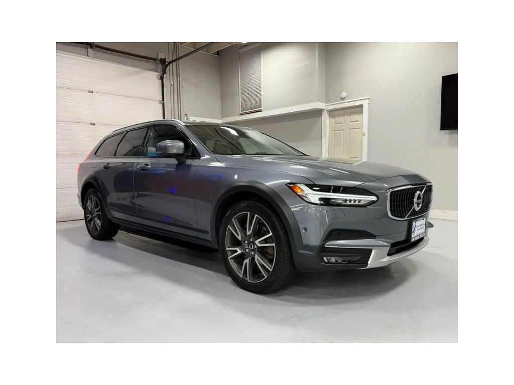 2017 Volvo V90 T6