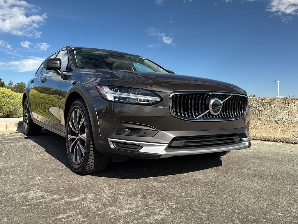 2021 Volvo V90 T6