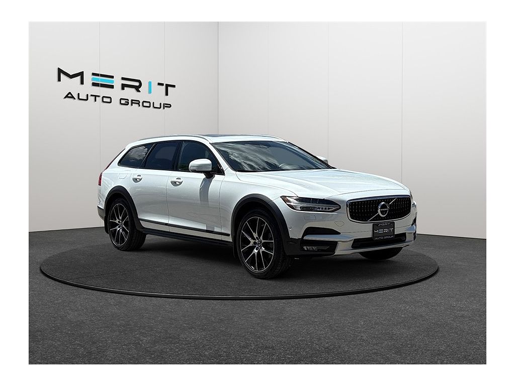 2018 Volvo V90 Cross Country T6