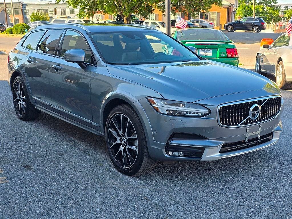 2018 Volvo V90 T6