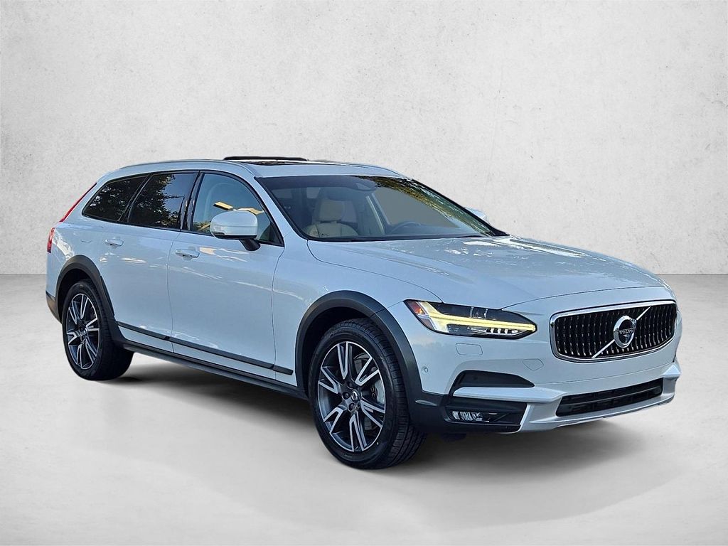 2018 Volvo V90 Cross Country T6