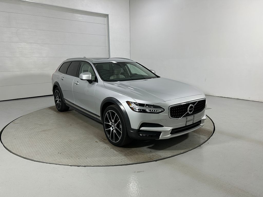 2020 Volvo V90 T6