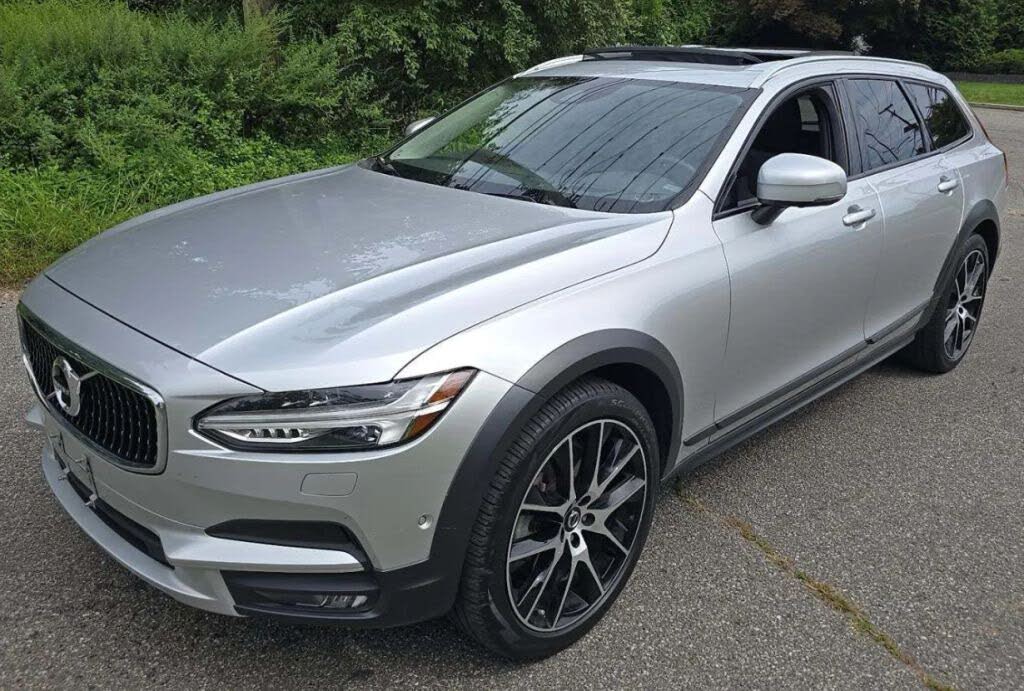 2020 Volvo V90 Cross Country T6