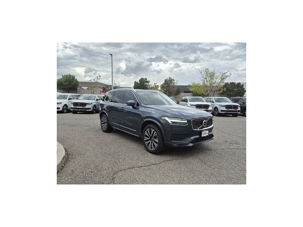 2020 Volvo XC90 T6 Momentum