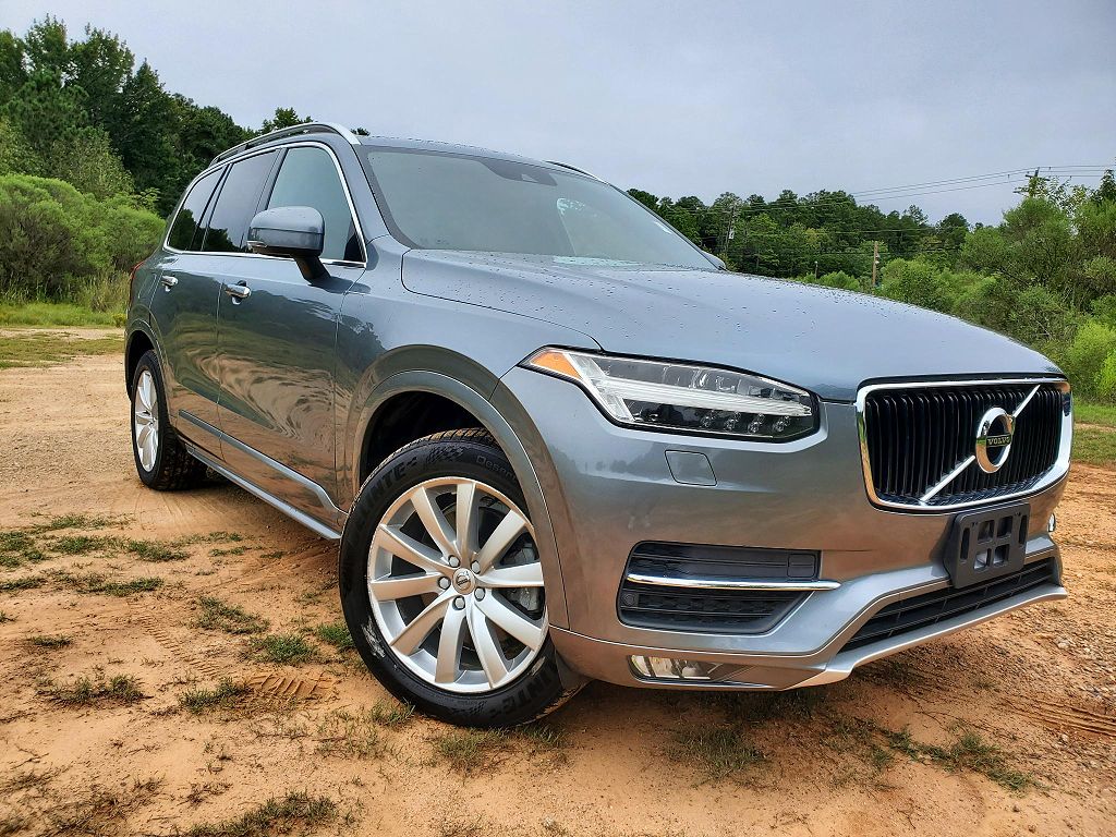 2018 Volvo XC90 T6 Momentum