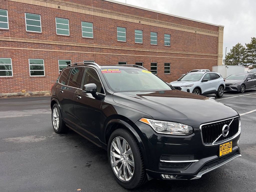 2016 Volvo XC90 T6 Momentum