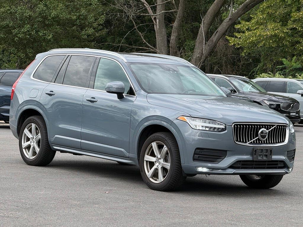 2021 Volvo XC90 T6 Momentum