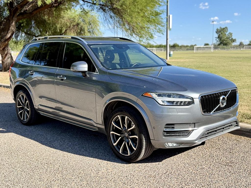 2018 Volvo XC90 T6 Momentum