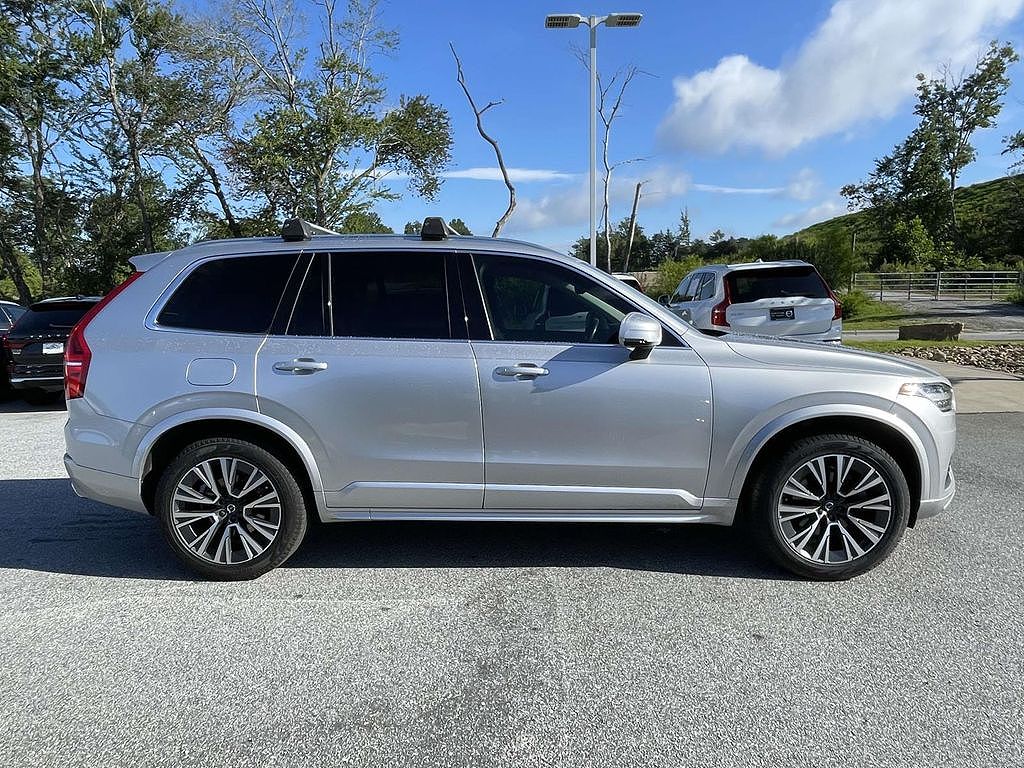 2020 Volvo XC90 T6 Momentum