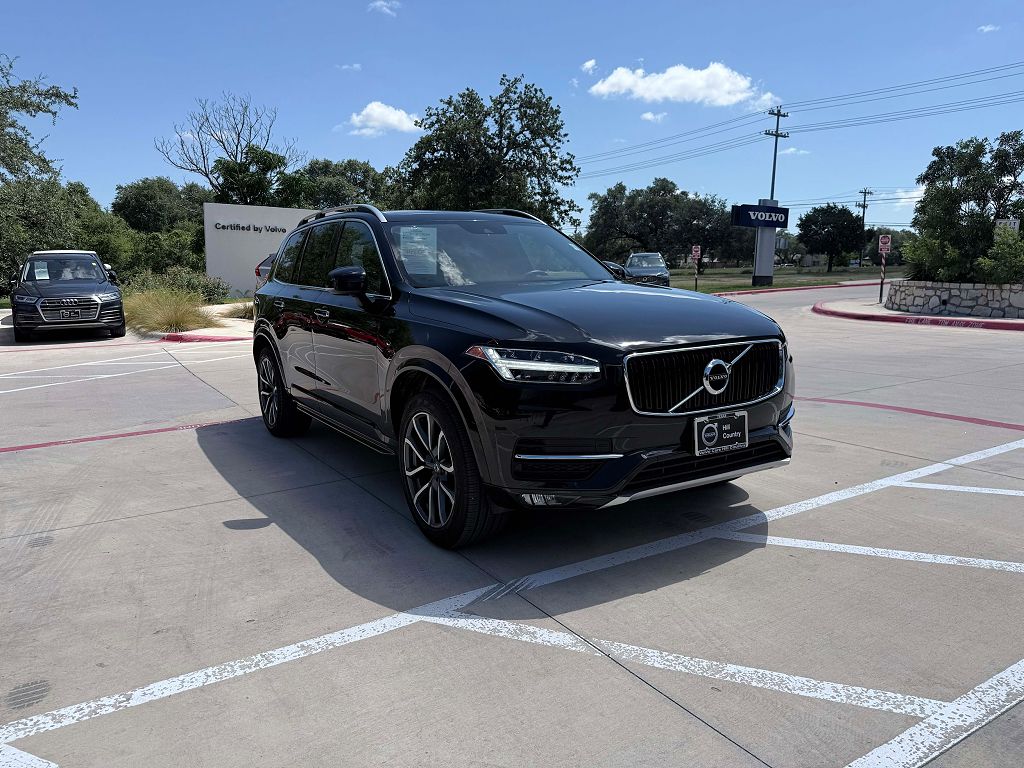 2019 Volvo XC90 T6 Momentum