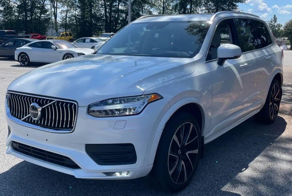 2020 Volvo XC90 T6 Momentum