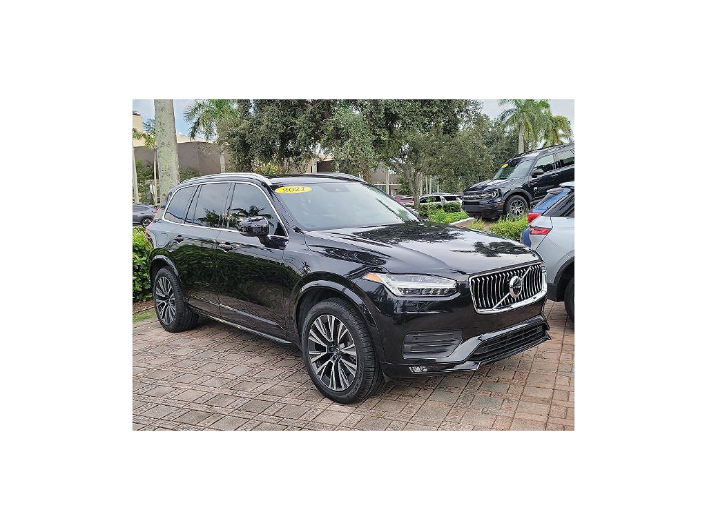 2021 Volvo XC90 T6 Momentum 7 Passenger
