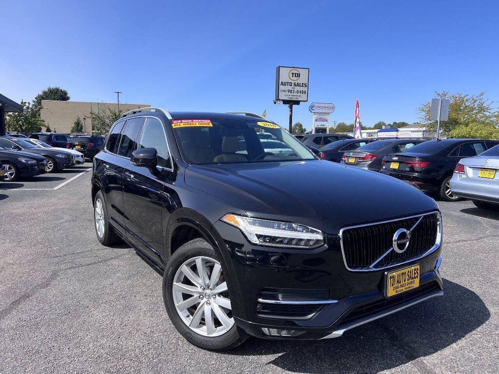 2016 Volvo XC90 T6 Momentum