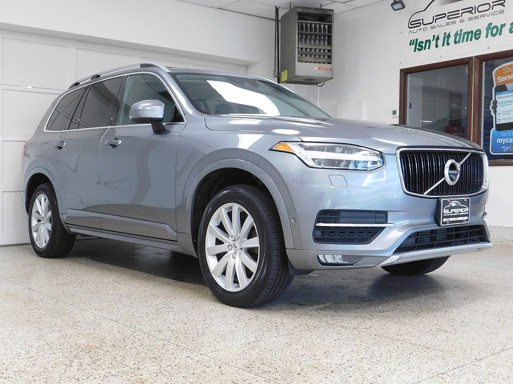 2017 Volvo XC90 T6 Momentum