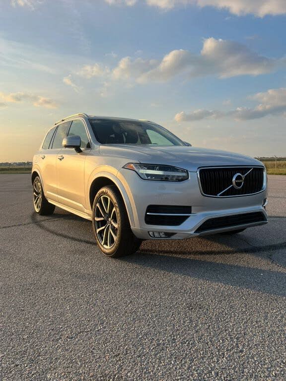 2019 Volvo XC90 T6 Momentum