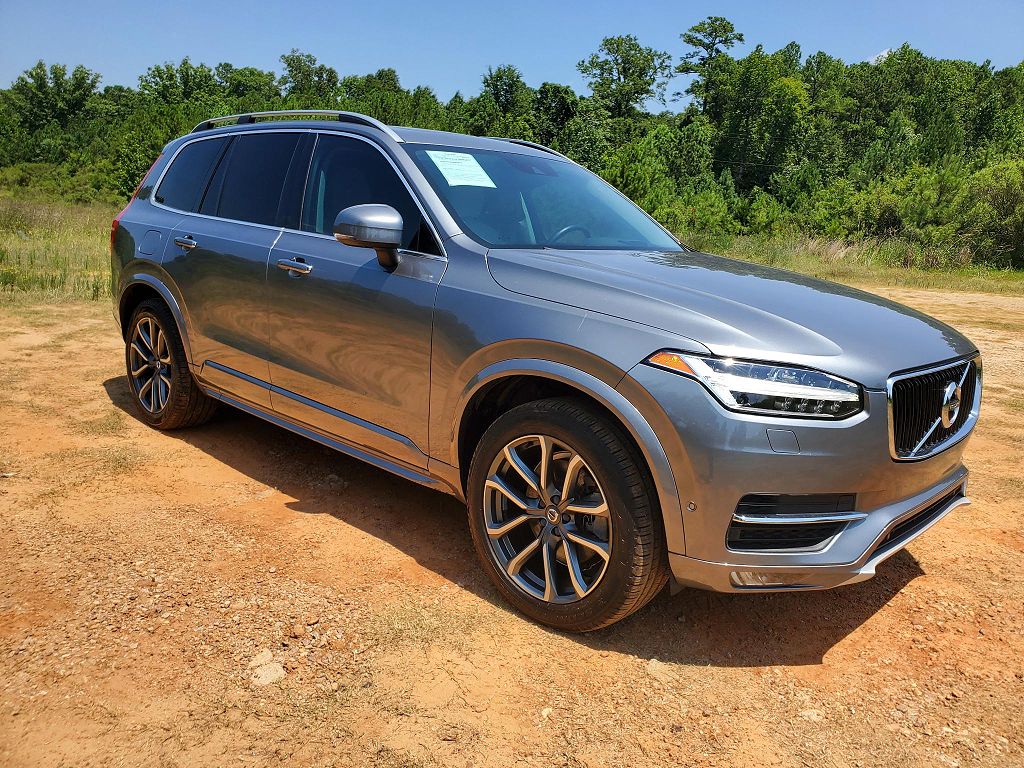 2019 Volvo XC90 T6 Momentum