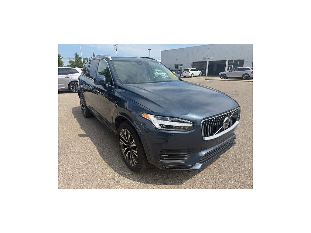 2021 Volvo XC90 T6 Momentum