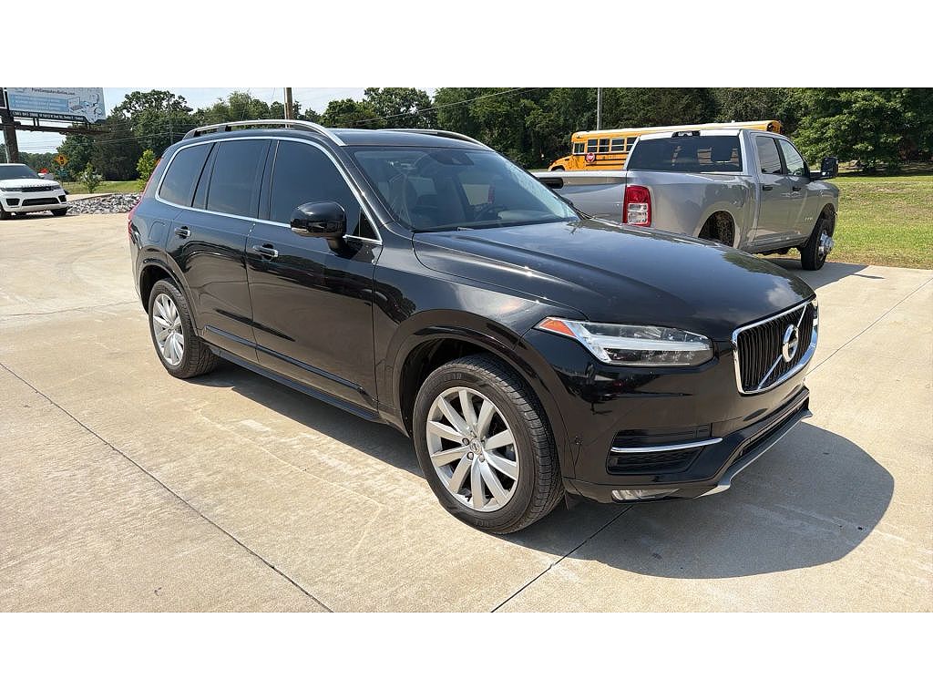2017 Volvo XC90 T6 Momentum