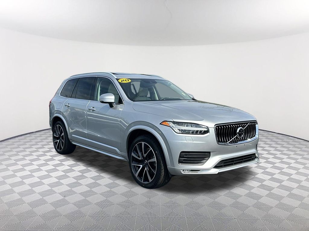 2020 Volvo XC90 T6 Momentum