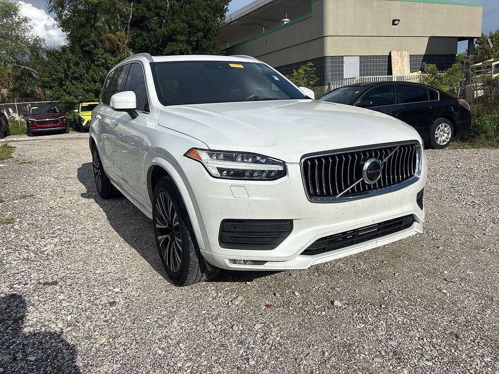 2021 Volvo XC90 T6 Momentum