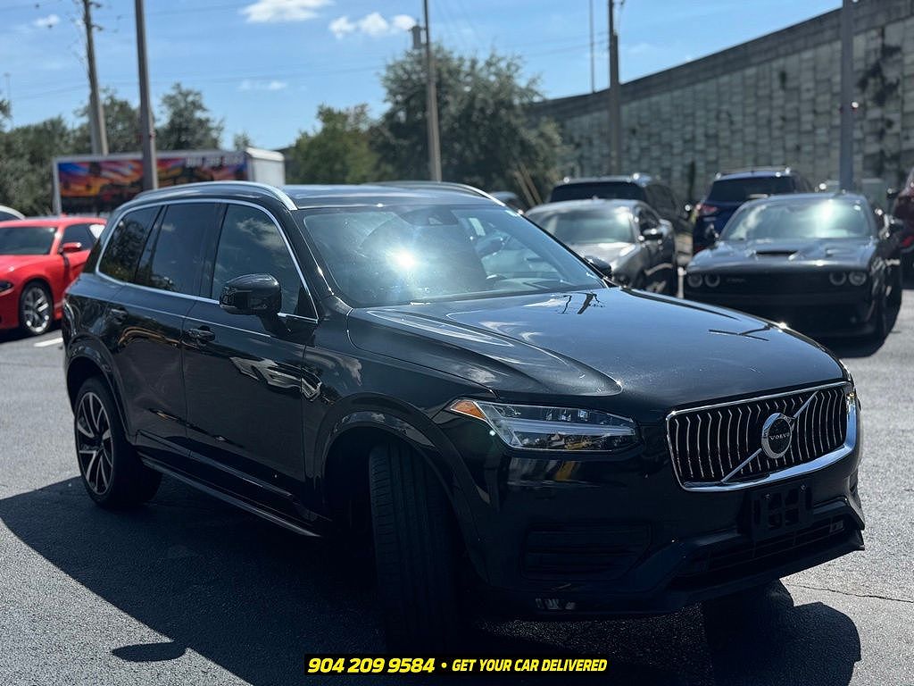 2022 Volvo XC90 T6 Momentum