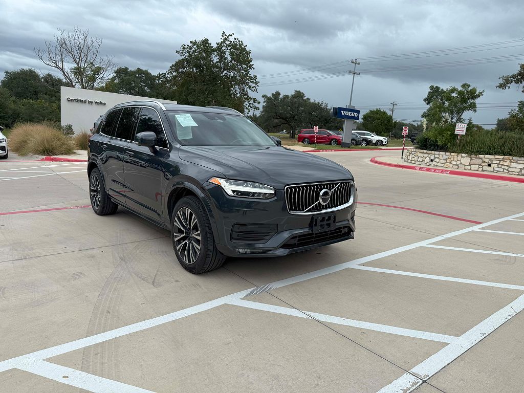 2022 Volvo XC90 T6 AWD Momentum 7 Seater