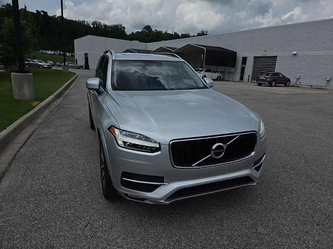 2019 Volvo XC90 T6 Momentum