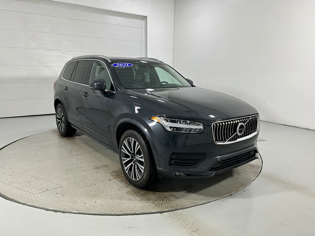 2021 Volvo XC90 T6 Momentum