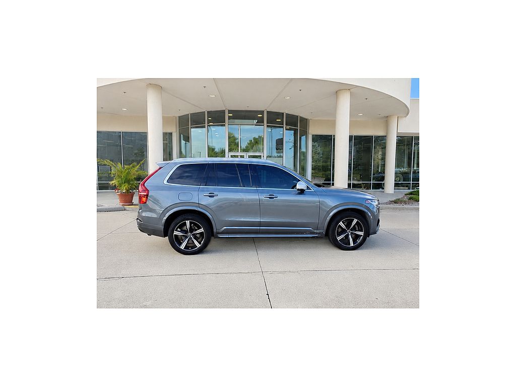 2019 Volvo XC90 T6 R-Design