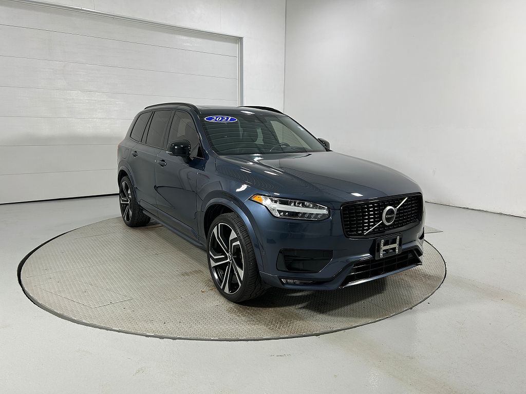 2021 Volvo XC90 T6 R-Design