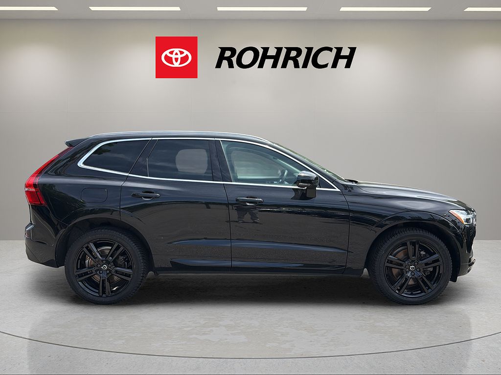 2021 Volvo XC60 T6 Momentum