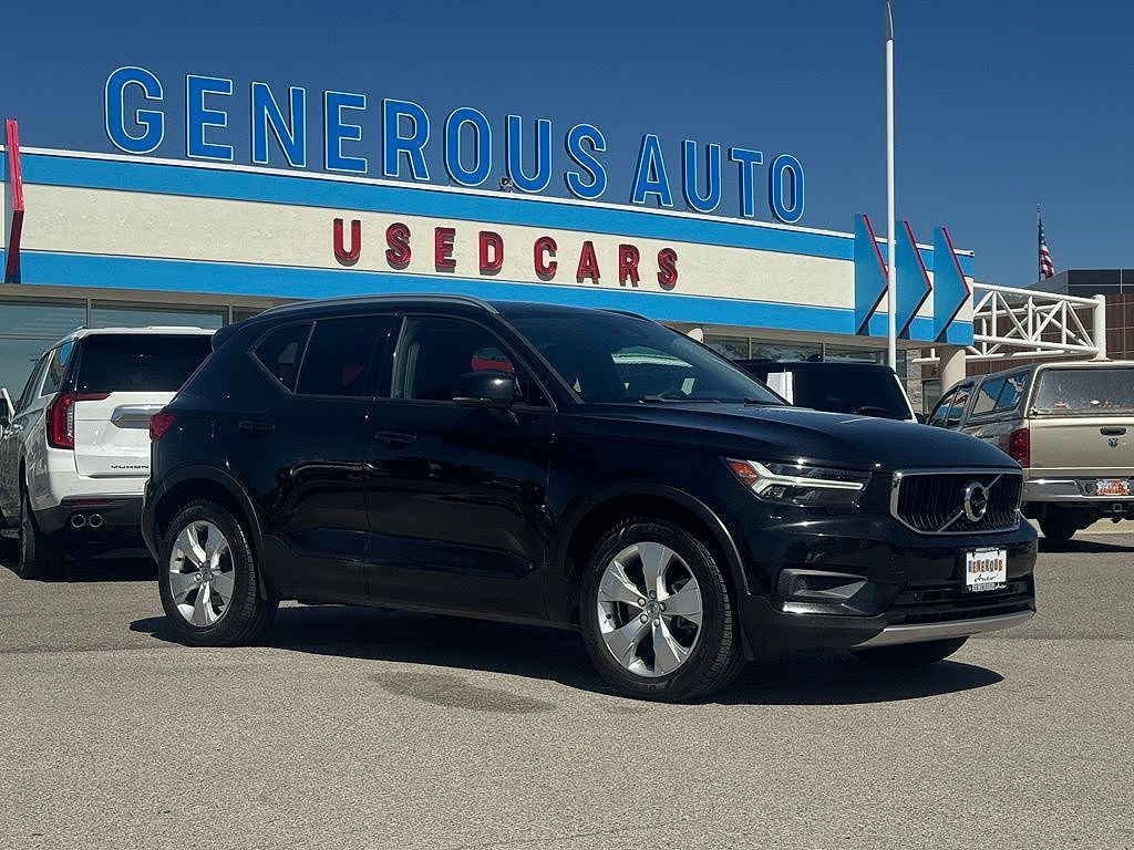 2021 Volvo XC40 T4 Momentum