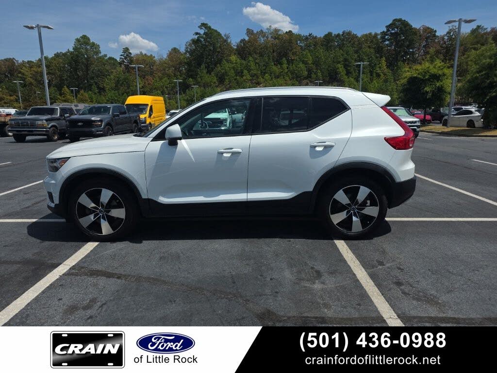 2021 Volvo XC40 T4 Momentum