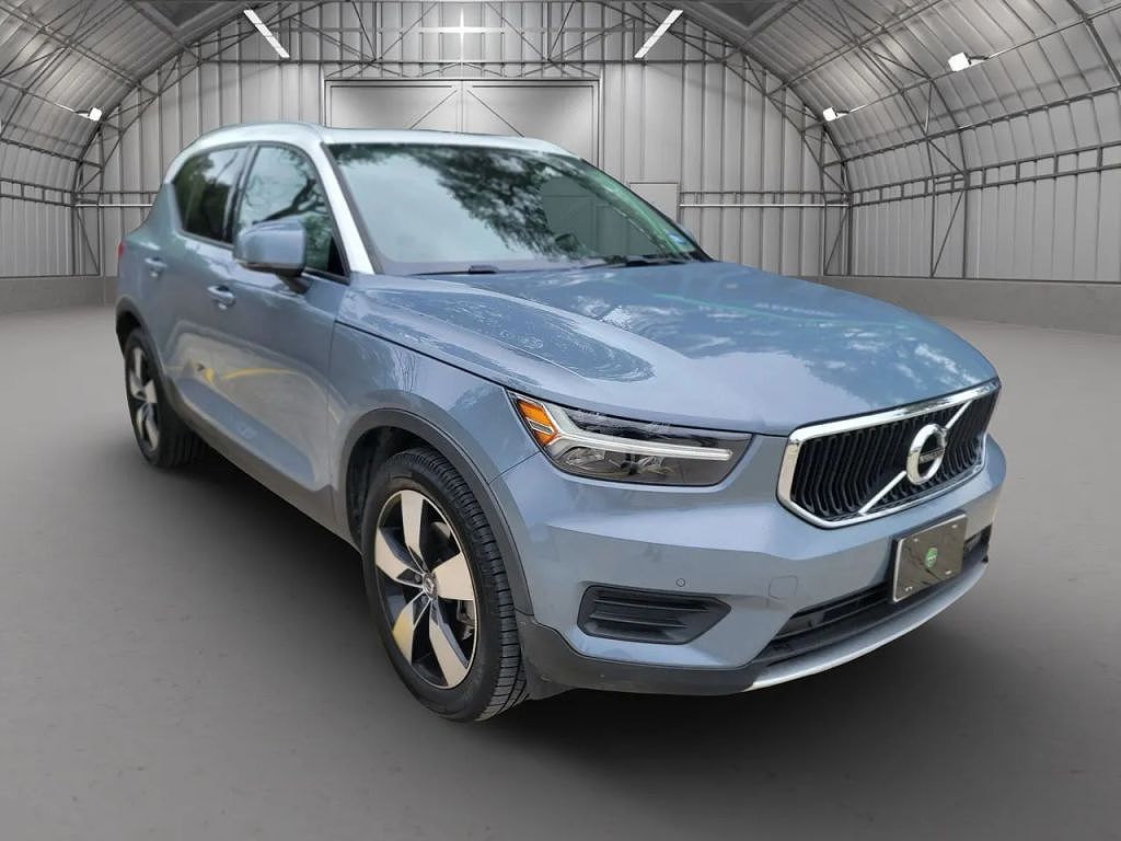 2020 Volvo XC40 T4 Momentum