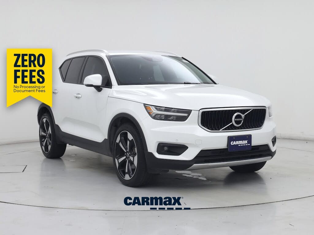 2022 Volvo XC40 T4 Momentum