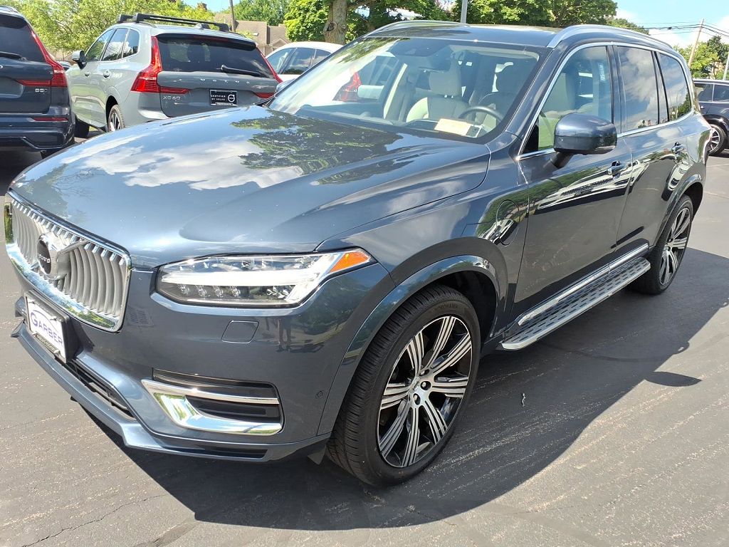 2022 Volvo XC90 Recharge Plug-In Hybrid eAWD Inscription 6 Seater