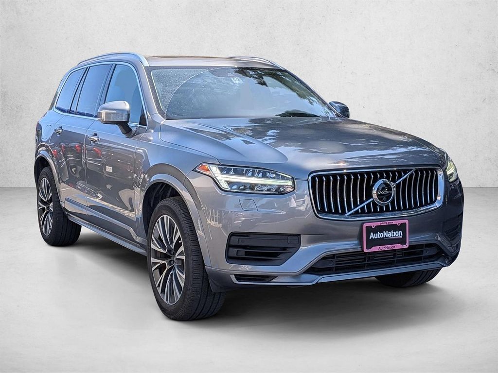 2020 Volvo XC90 T8 Momentum Twin Engine Plug-In Hybrid