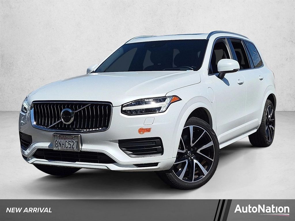 2020 Volvo XC90 T8 Momentum Twin Engine Plug-In Hybrid