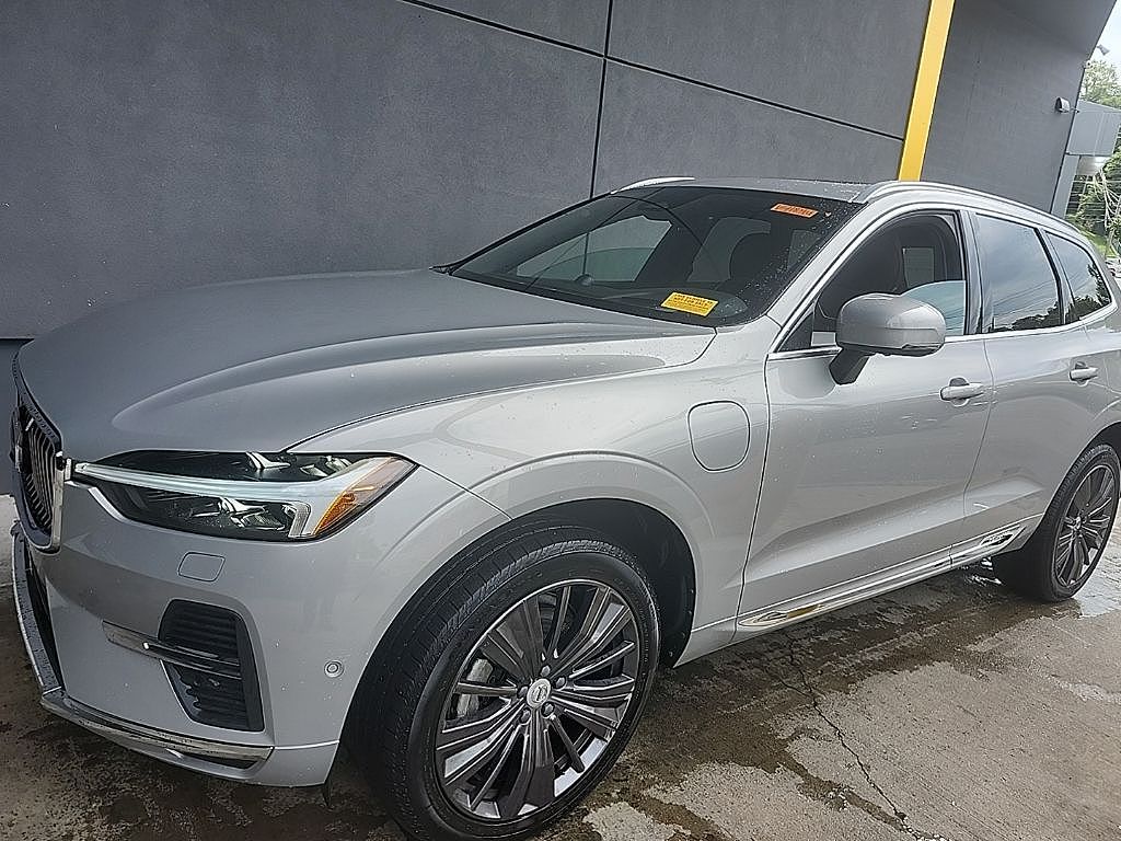 2022 Volvo XC60 Recharge Plug-In Hybrid eAWD Inscription