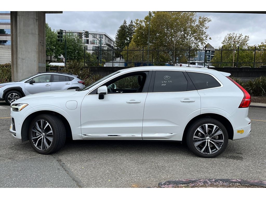 2022 Volvo XC60 Recharge Plug-In Hybrid T8 eAWD PHEV Inscription Expression