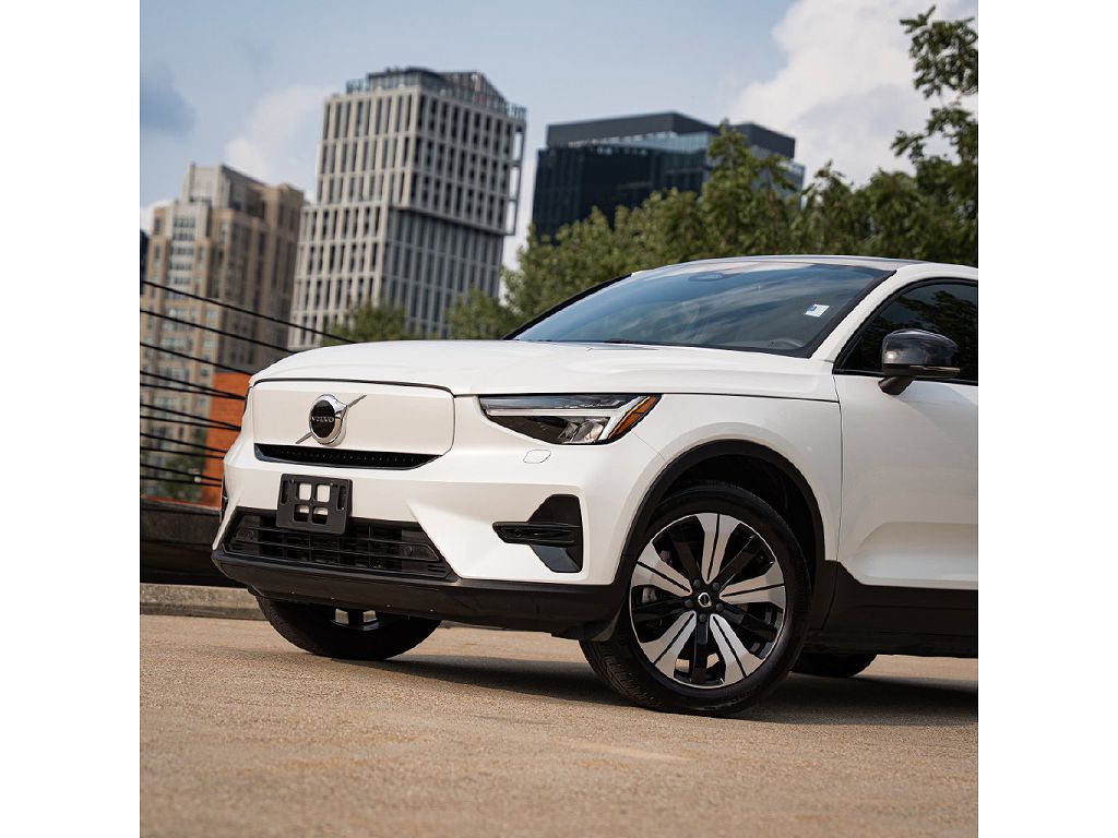 2023 Volvo C40 Core