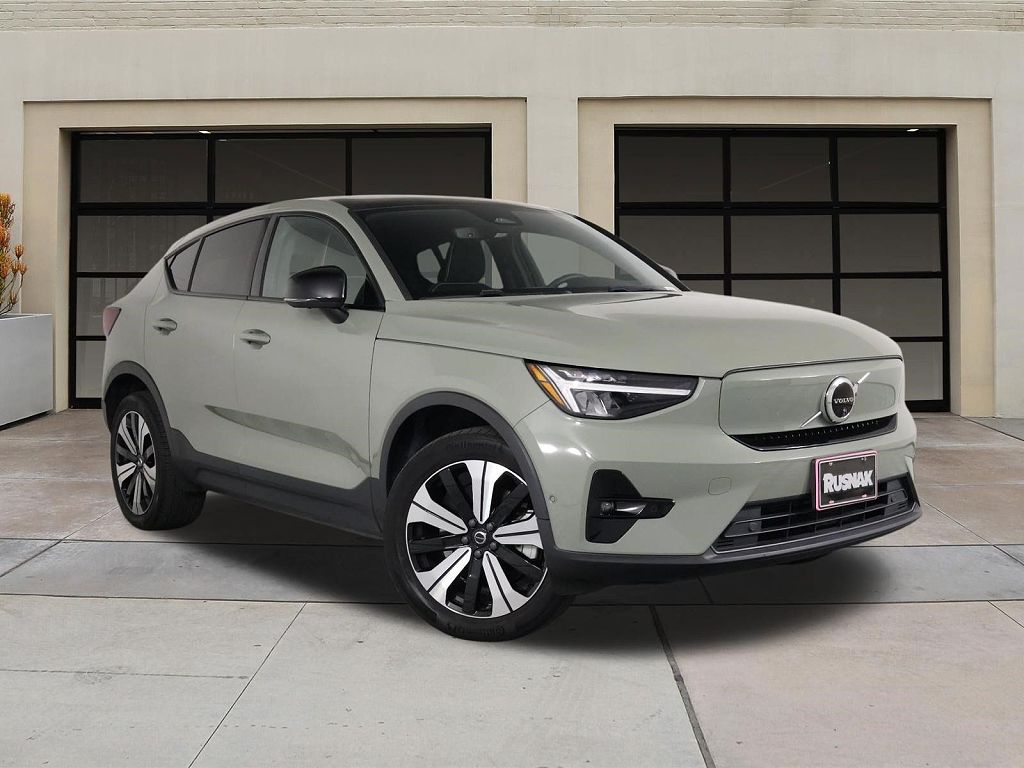 2023 Volvo C40 Plus
